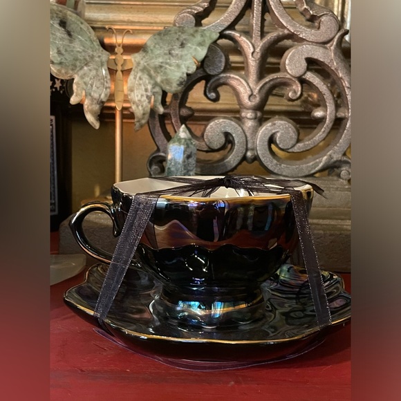 PARK CHATEAU NEW Skull Teacup & Saucer Set Black Iridescent & White W/Gold Trim - Picture 6 of 9